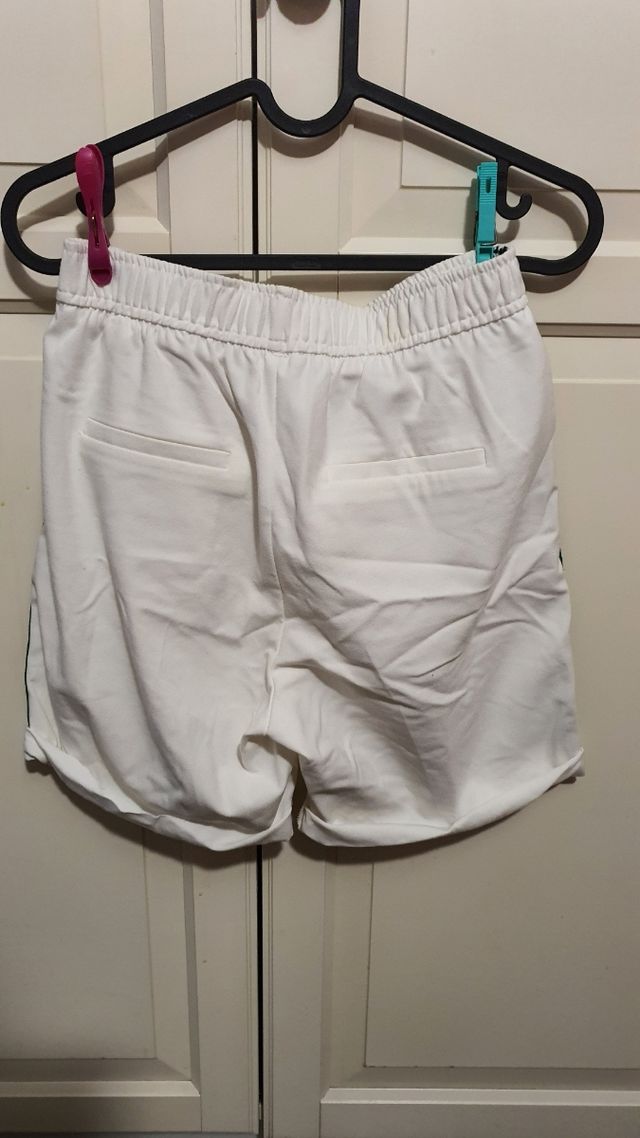 Pantalón corto BERSHKA