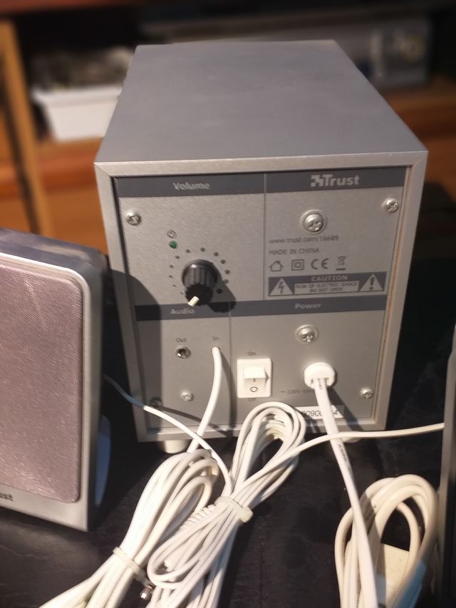 ALTAVOCES CON AMPLIFICADOR PARA ORDENADOR