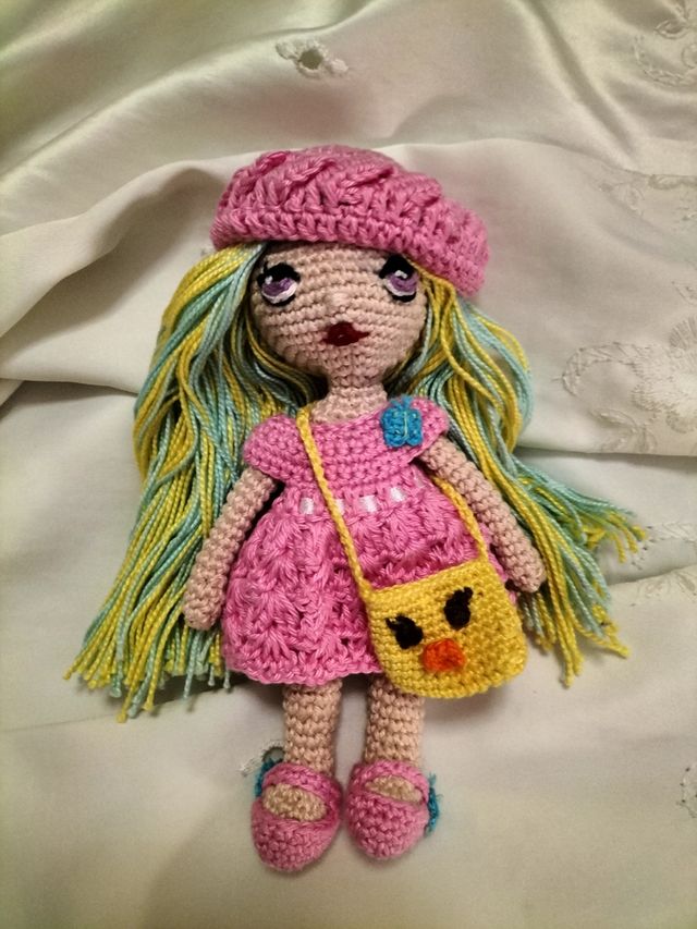 Oferta. Muñeca crochet.