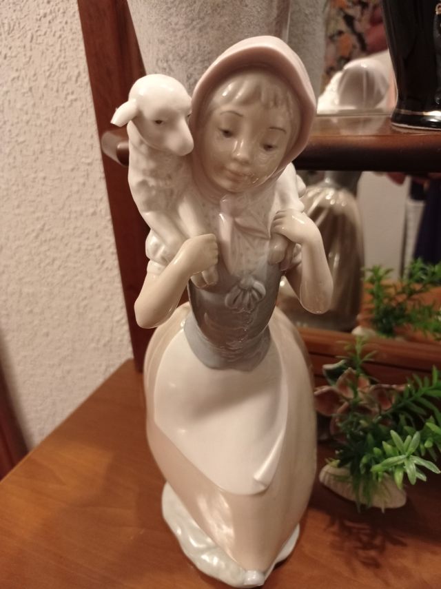 Figura de pastor Rex y pastora Nao. Belén