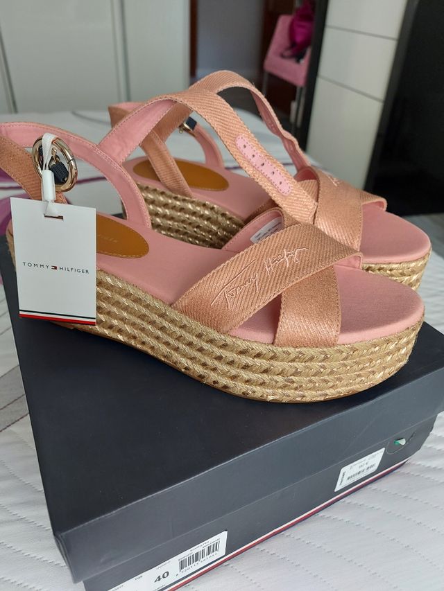 Sandalias de cuña rosa Tommy Hilfiger
