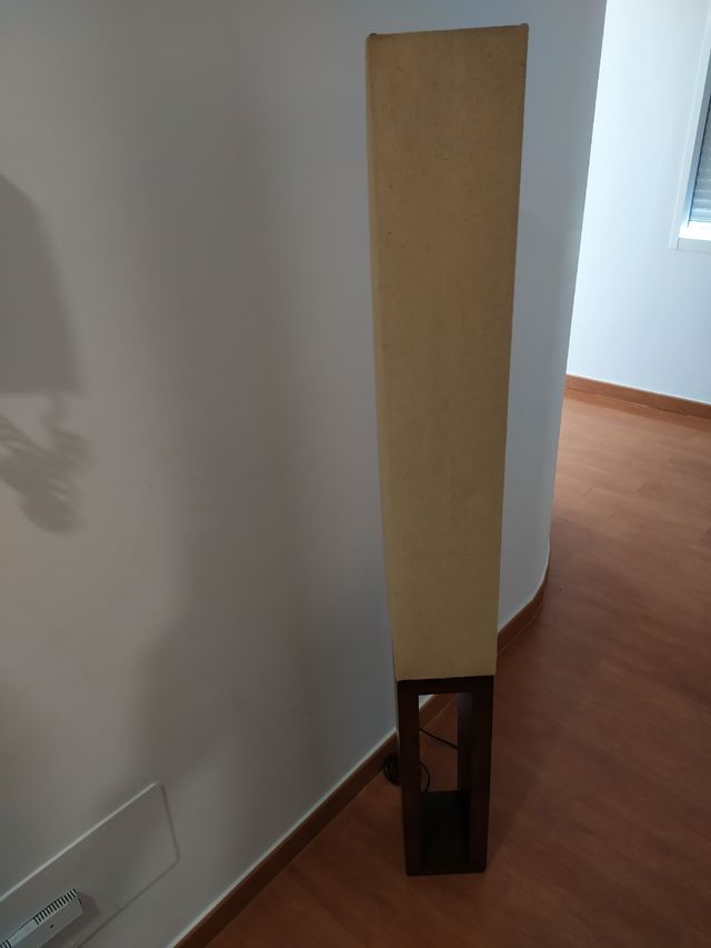 Lampara de pie diseño tela y madera