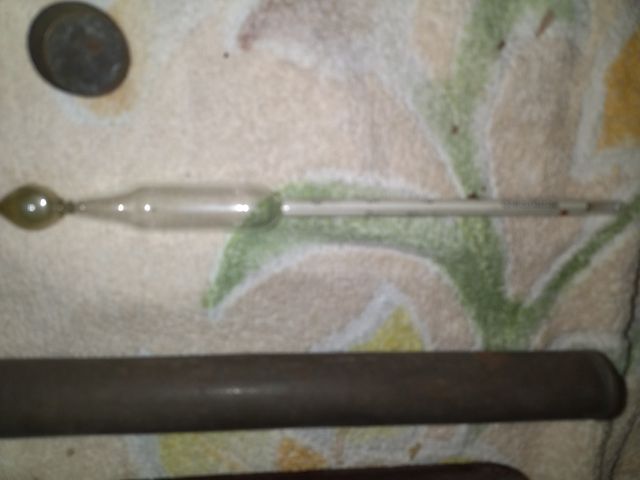 MEDIDOR DE ALCOHOL ANTIGUO