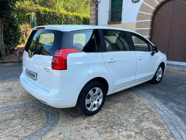 Peugeot 5008 Active 1.6 eHDI 112 Blue Lion