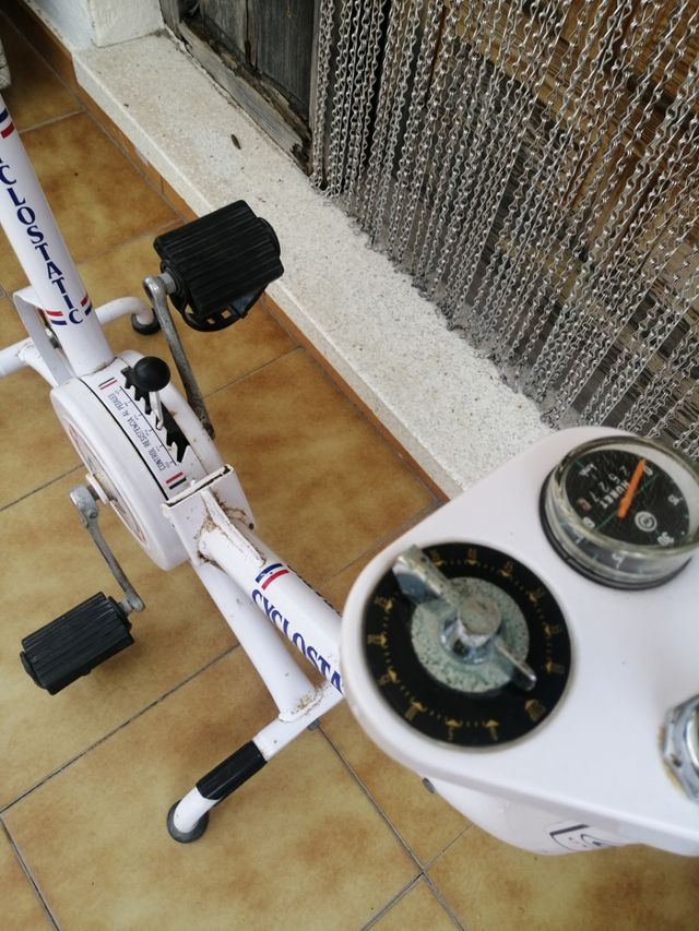 bicicleta estática antigua