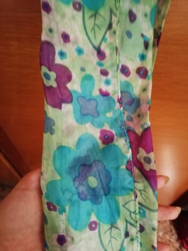 Pañuelo de flores de seda