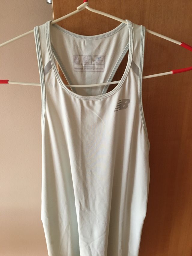 Camiseta de tirantes New Balance mujer