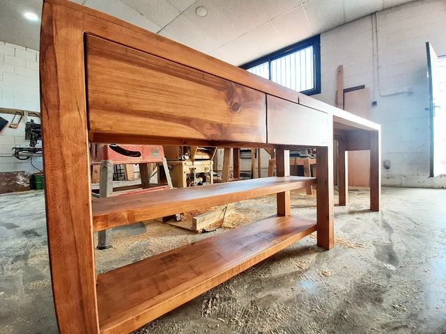 Islas y penínsulas cocina a medida madera natural