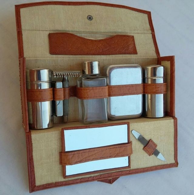 ESTUCHE NECESER DE AFEITADO