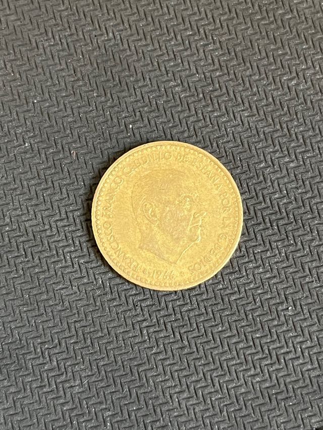 Lote 67 Monedas UNA PESETA (F. Franco) 1966 *67