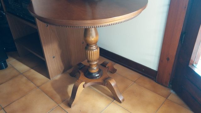 TAVOLINO DI LEGNO ROTONDO