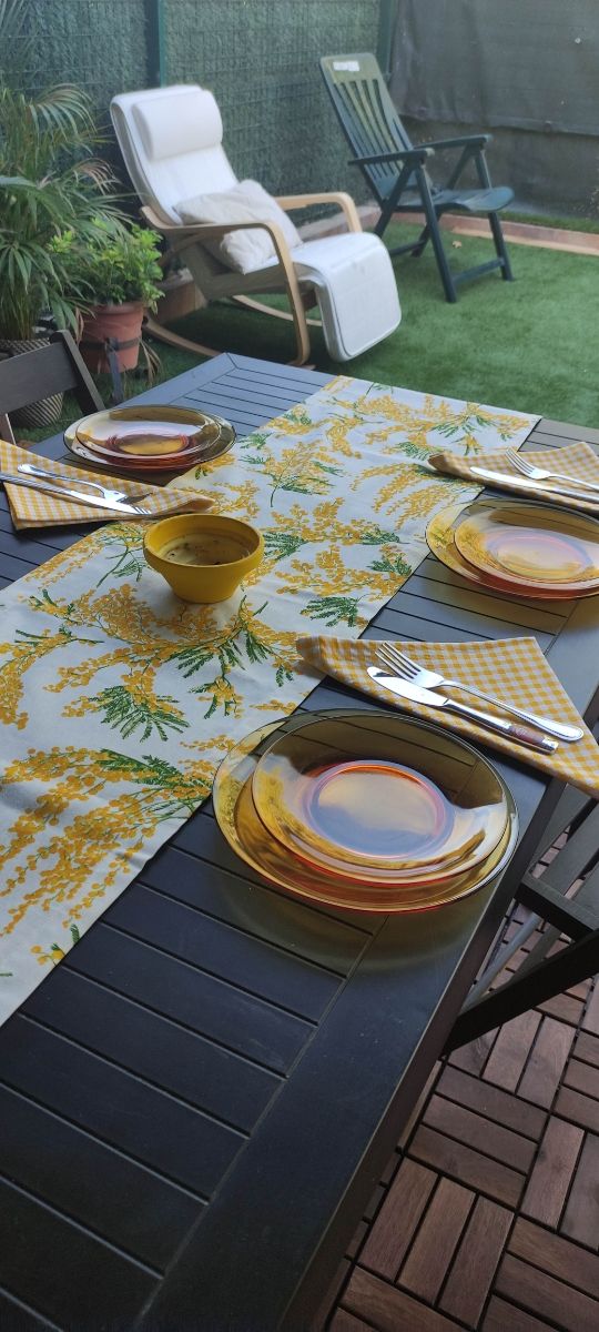 Camino de mesa mimosas