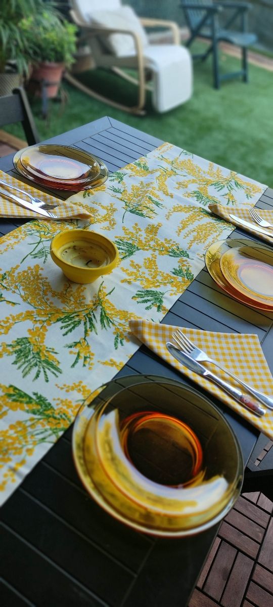 Camino de mesa mimosas