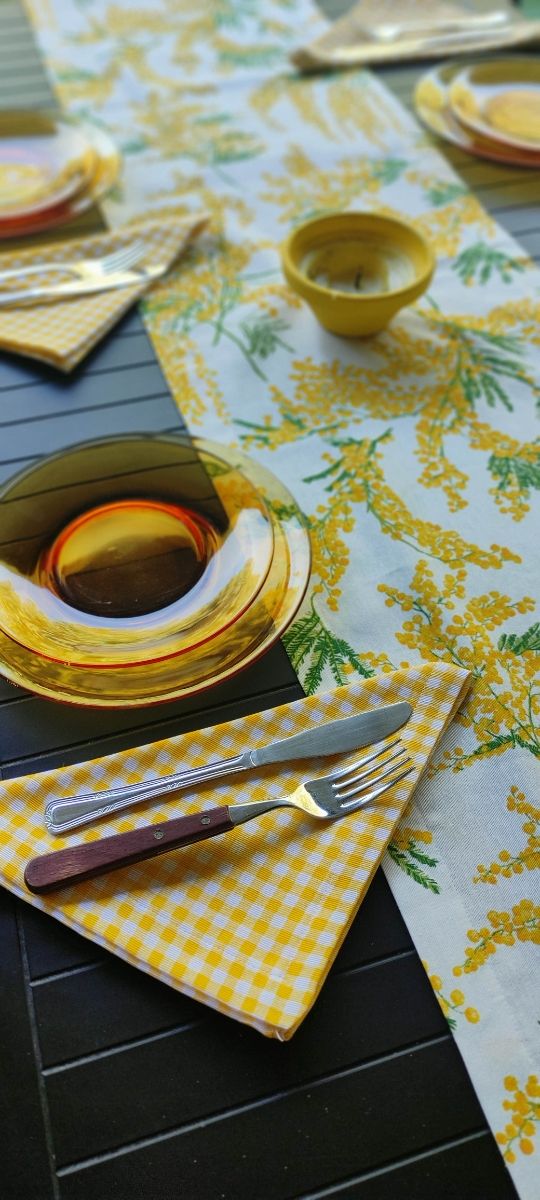 Camino de mesa mimosas