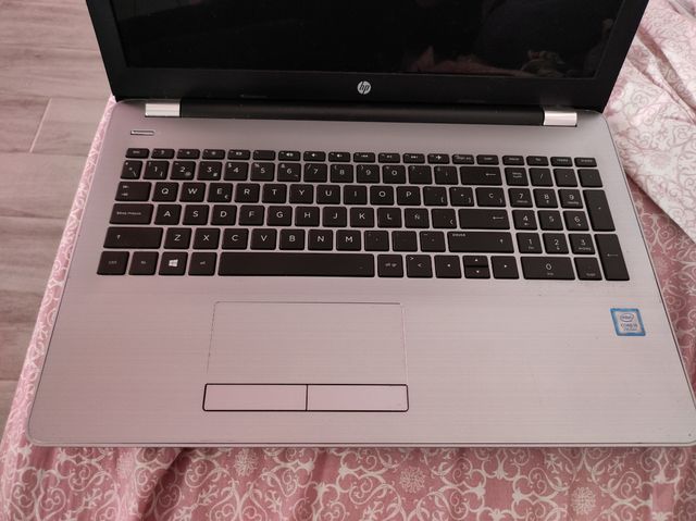 HP 250 G6 FUNCIONA SOLO CON CARGADOR