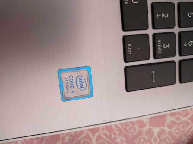 HP 250 G6 FUNCIONA SOLO CON CARGADOR