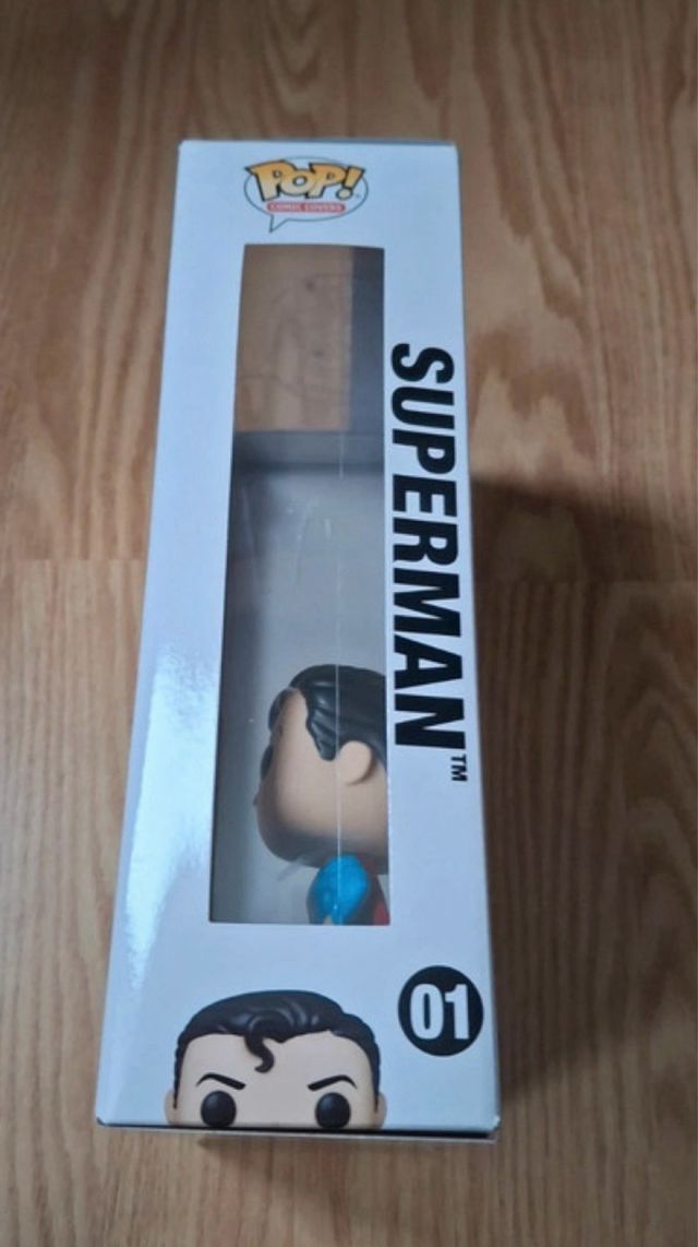 Funko pop superman exclusive comic dc
