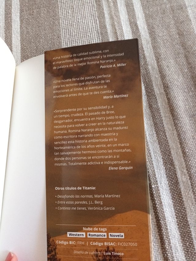 Al pie de la montaña, de Romina Naranjo