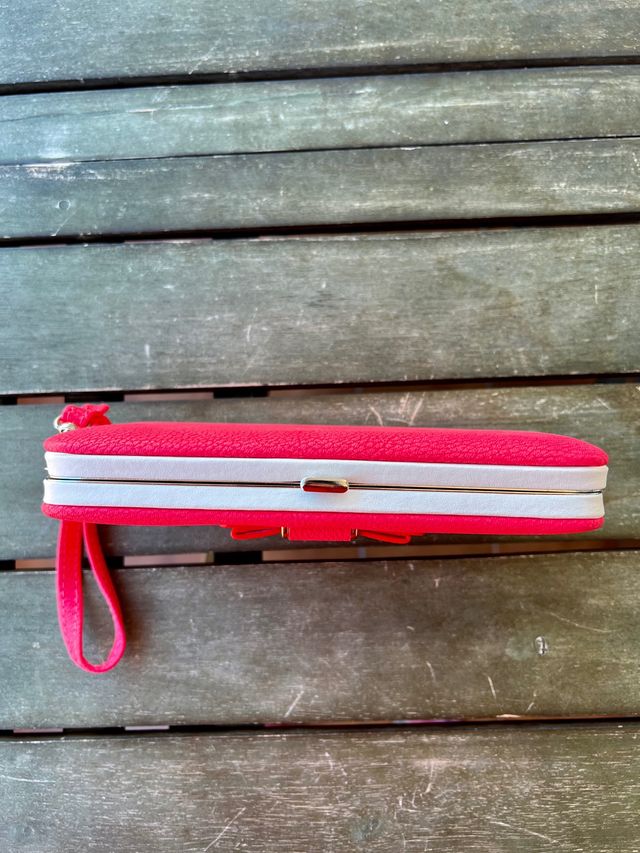 CARTERA DE MANO ROSA