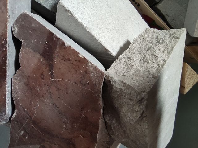 12 kg di marmi in pezzi irregolari mix di grigi