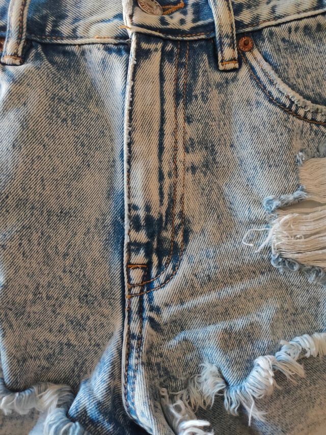 Pantalón vaquero corto