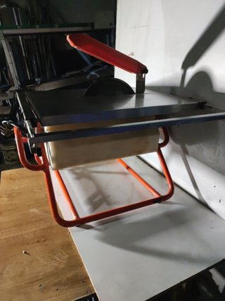 Mesa corte cerámica Rubi