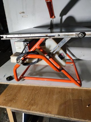 Mesa corte cerámica Rubi