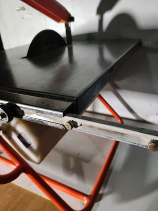 Mesa corte cerámica Rubi