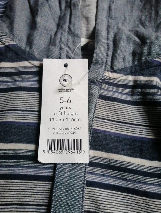 Samaretas con capucha NUEVO talla 5-6 años