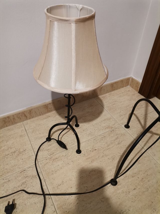 Lámpara forja pequeña de sobremesa