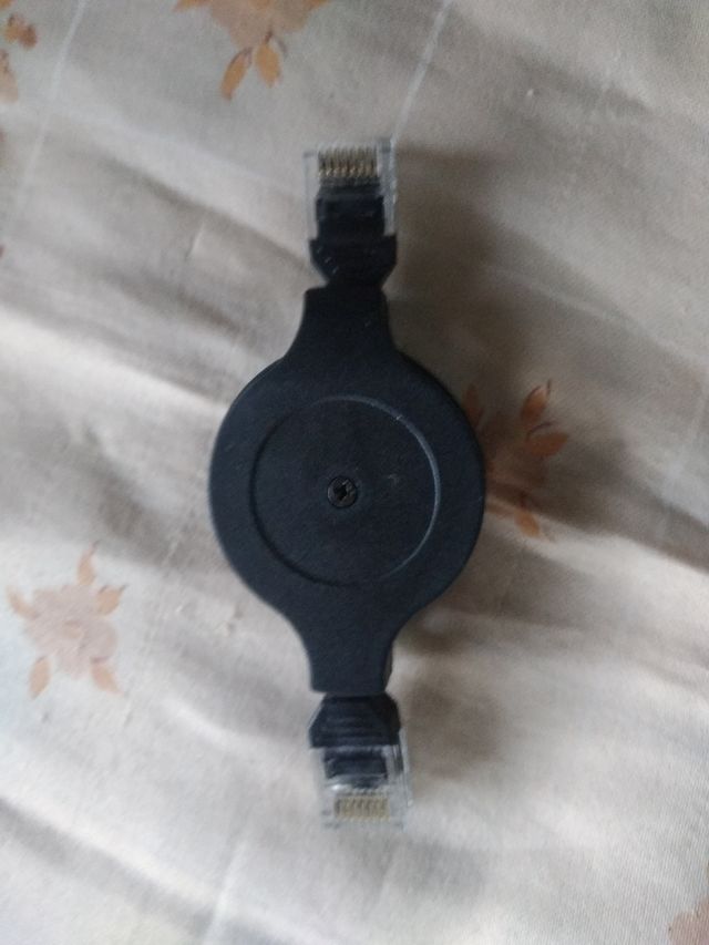 batería, cargador usb, ratón y multiconector