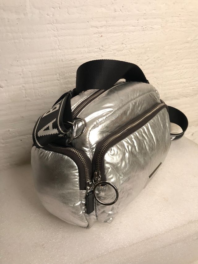 BOLSO BIMBA Y LOLA BANDOLERA NEGRA/PLATA