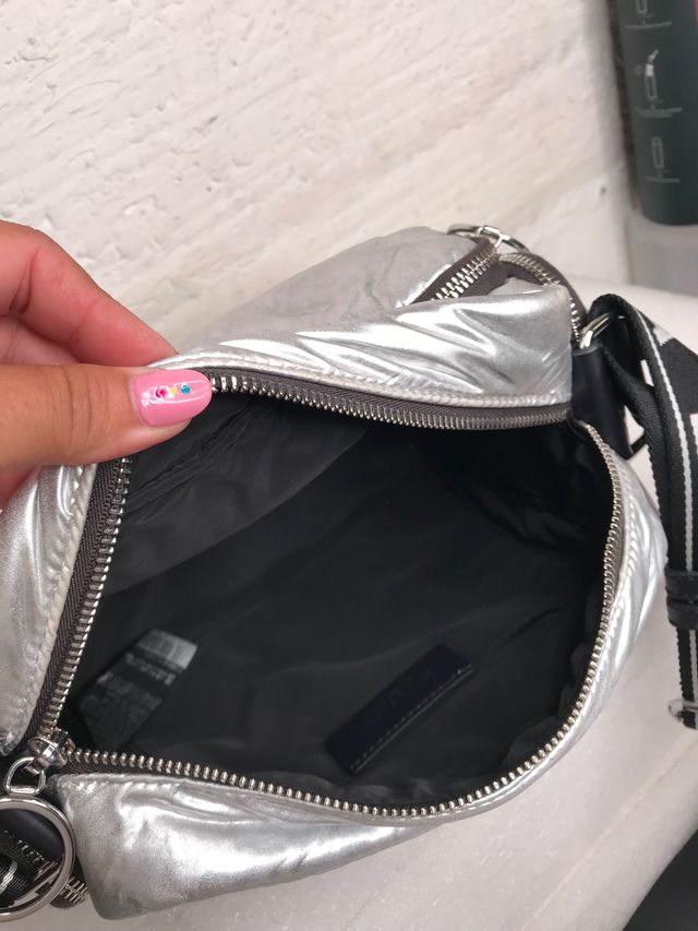 BOLSO BIMBA Y LOLA BANDOLERA NEGRA/PLATA