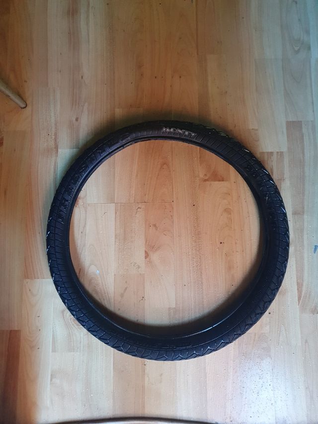 neumático bicicleta 20x2.125 Monty