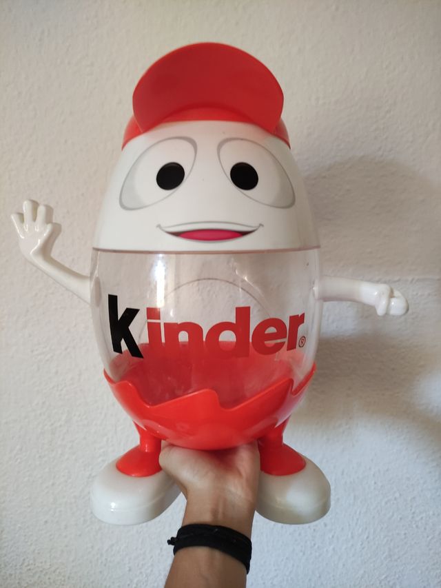 Muñeco Kinder de decoración