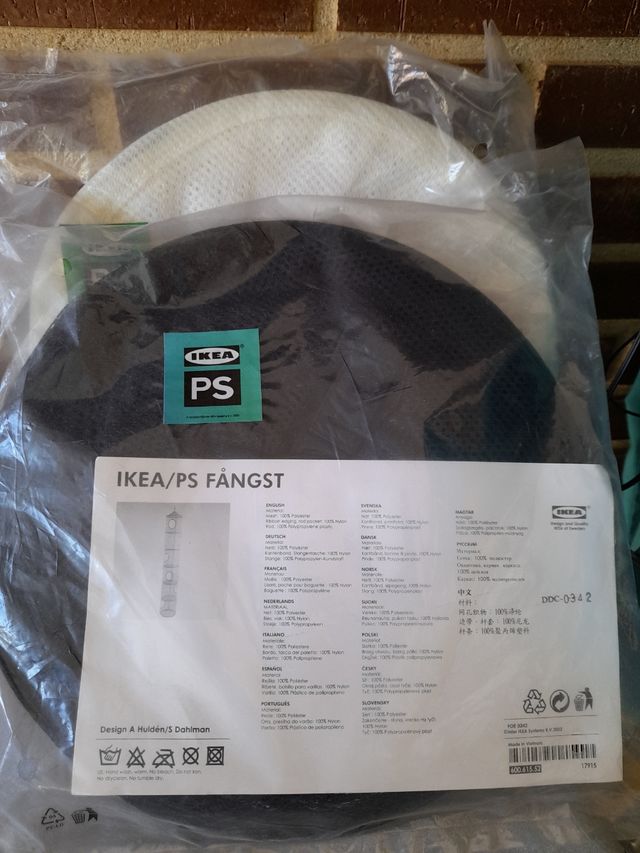 Griglia sospesa per riporre oggetti