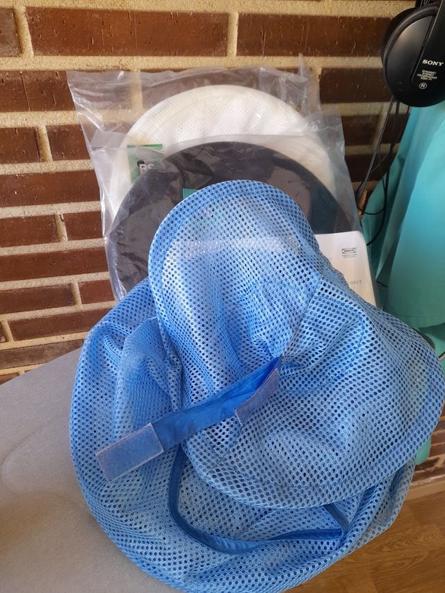 Griglia sospesa per riporre oggetti