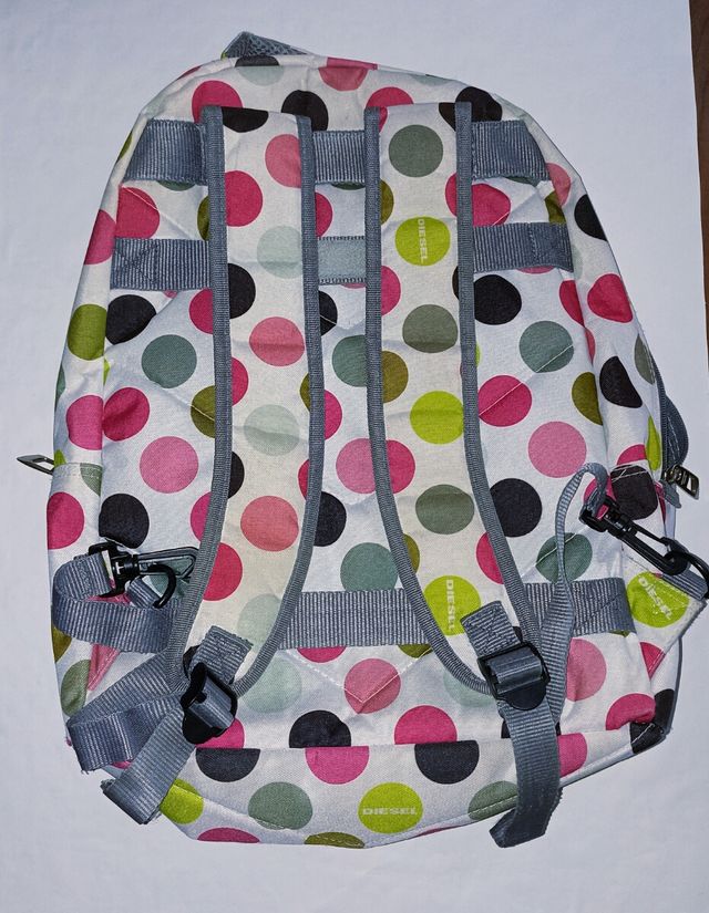 Mochila escolar y estuche marca DIESEL