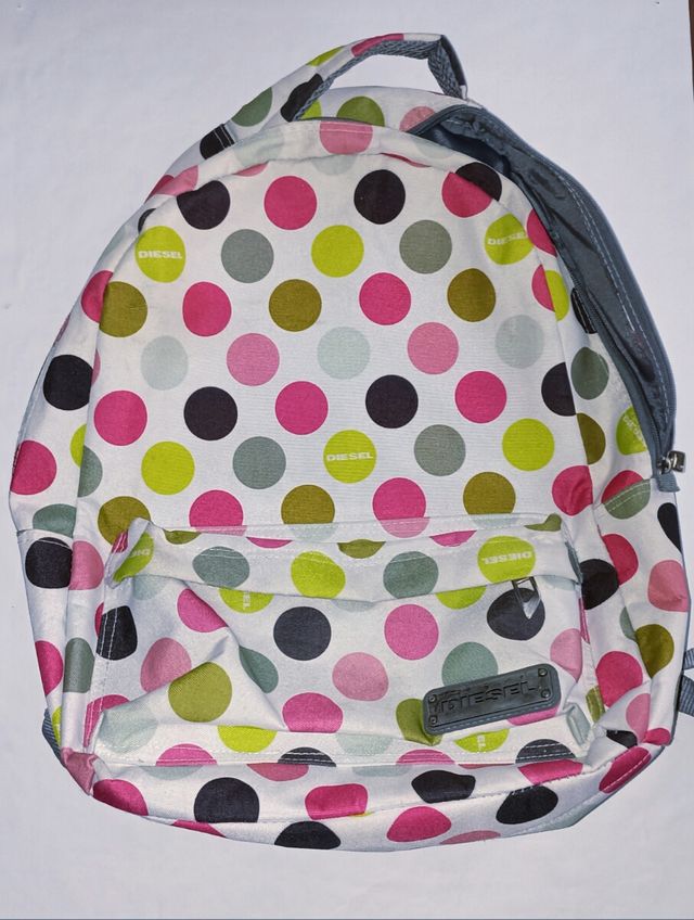 Mochila escolar y estuche marca DIESEL
