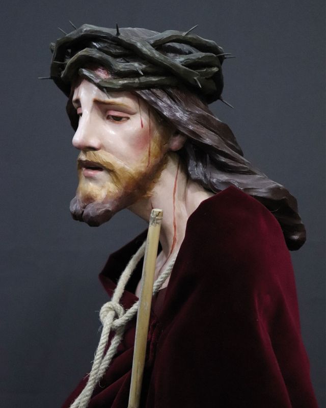 cristo tamaño académico