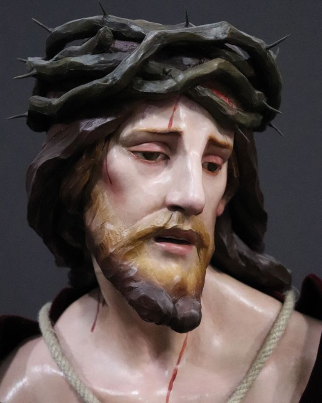 cristo tamaño académico