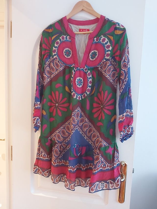 precioso vestido ,pone talla S pero vale para M