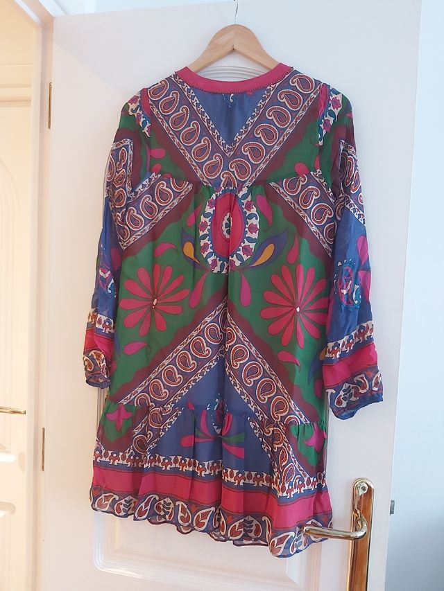 precioso vestido ,pone talla S pero vale para M