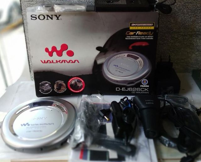 SONYCD WALCKMAN COMPLETO EN SU CAJA ORIGINAL A MIT