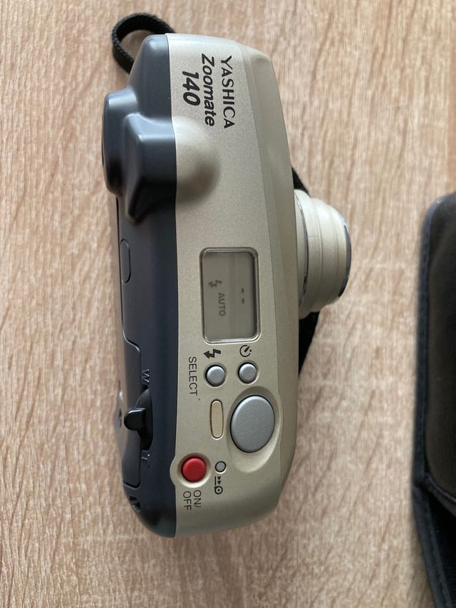 YASHICA ZOOMATE 140