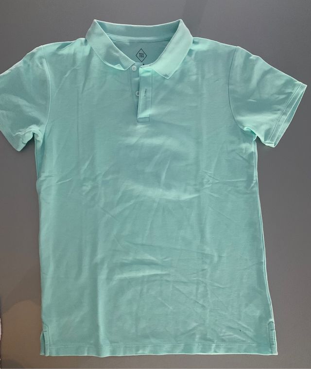 Camiseta cuello polo manga corta. TEX
