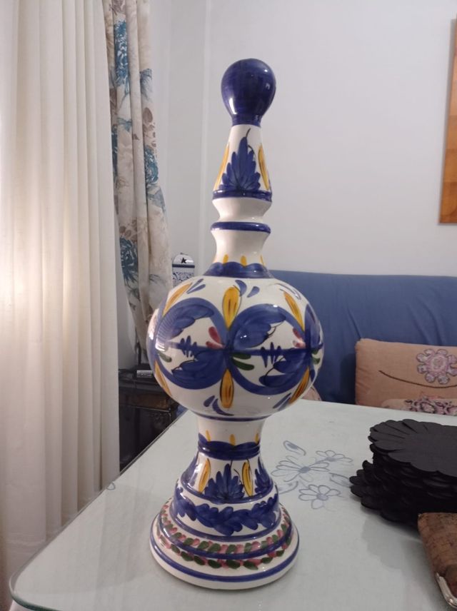 Balaustra decorativa.  terminal cerámico.