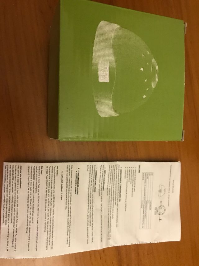 Reloj despertador, proyección hora, luces