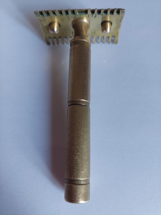 LORETO DRGM: Maquinilla de Afeitar