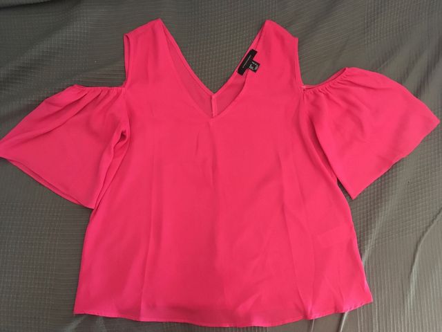 Blusa manga corta hombros descubiertos